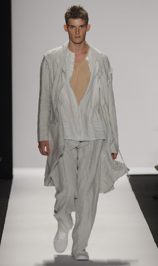 Juhyun Vivi Park - NY Fashion Week Spring 2012 - Runway 32