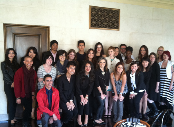 BtFR_CostumeStudents