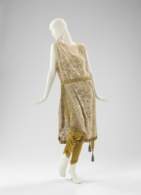 Callot Soeurs, evening ensemble, ca. 1910. Brooklyn Museum Costume Collection at The Metropolitan Museum of Art, Gift of the Brooklyn Museum, 2009; Gift of Mercedes de Acosta, 1954. Image © The Metropolitan Museum of Art